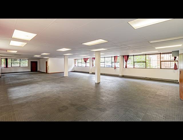 338M² OFFICE FOR SALE IN FERNDALE